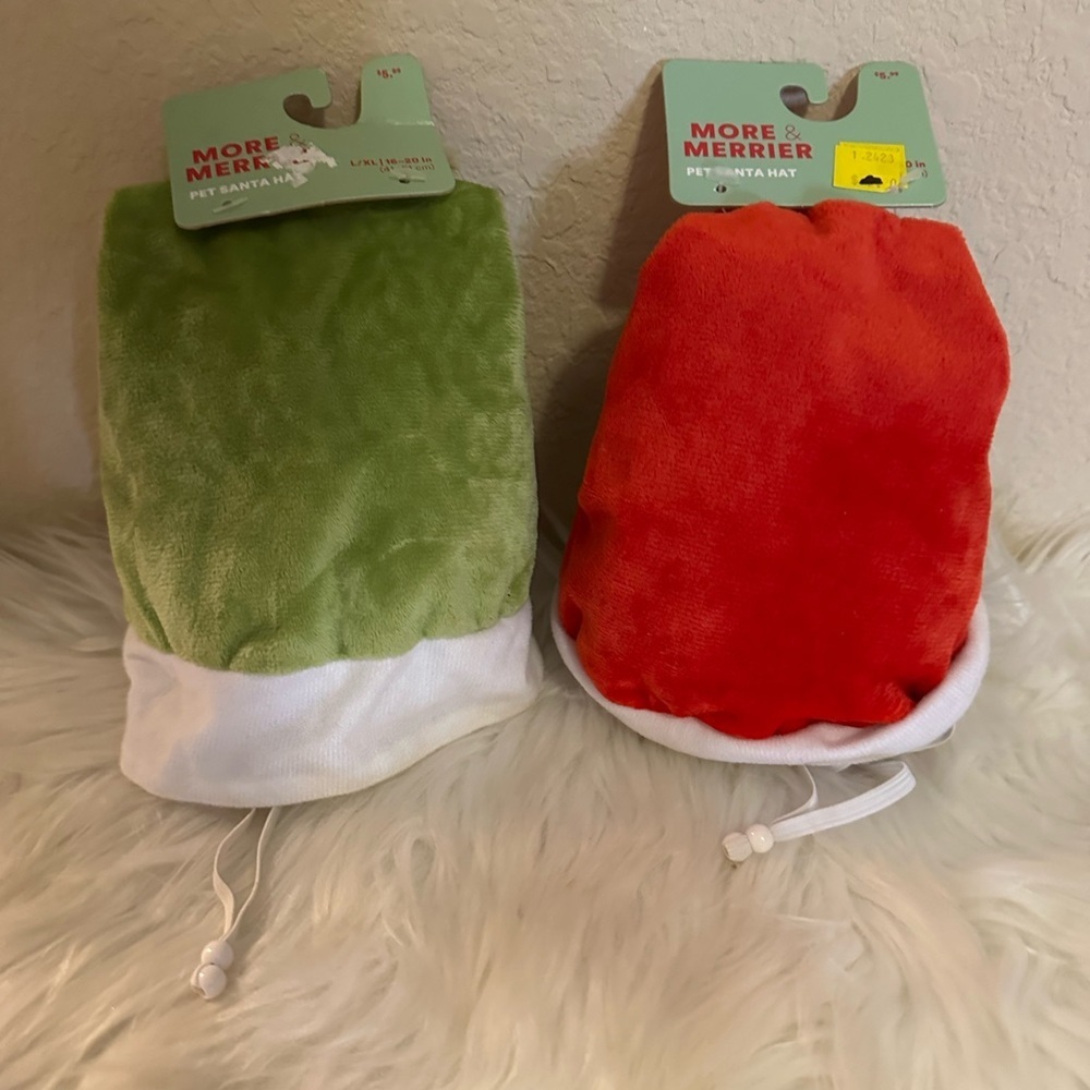 🩷5/$10 More & Merrier Pet Santa Hats in Green and Red